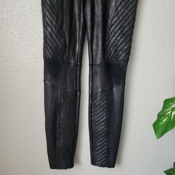 Spanx Faux Leather Black Moto Legging Comforg Shaping S/P - Picture 8 of 13